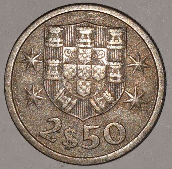 1965 - 2.5 ESCUDOS - 2$50 - 2 1/2 - PORTUGAL - PORTUGUESA - KM#590 - COPPER-NICKEL - PORTUGUESE